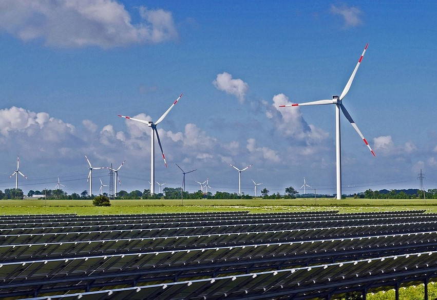 В США за три года построят почти 120 ГВт солнечных и ветровых электростанций