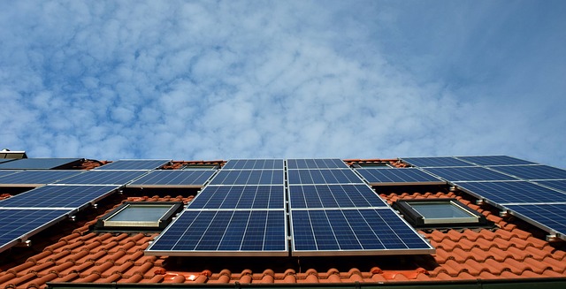 Солнечные батареи теперь обязательны для новых жилых зданий. В Калифорнии.