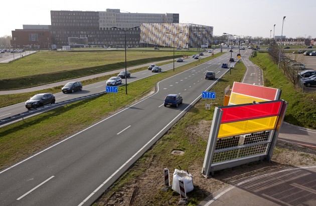 В Нидерландах вдоль шоссе установили первые фотоэлектрические звуковые барьеры