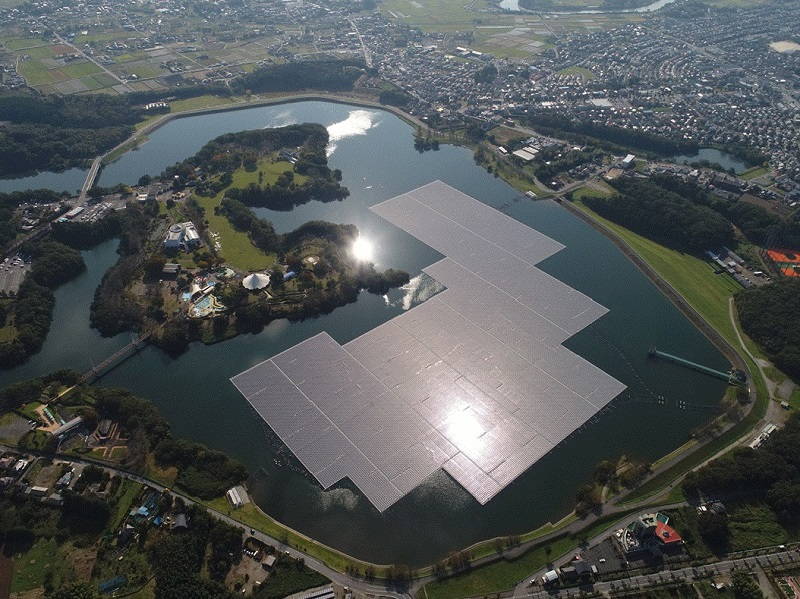 В Японии начала работу крупнейшая плавучая солнечная электростанция
