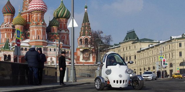 Российская компания изобрела трехколесный всесезонный электромобиль